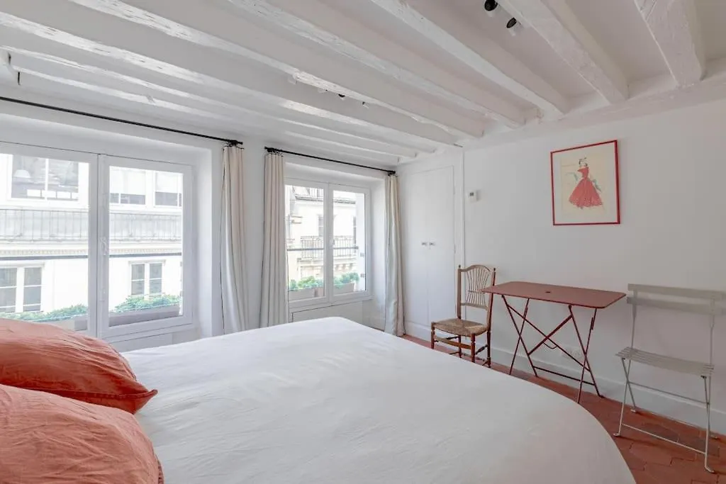 3 Rooms, View On Roofs Chic & Cosy - 70 M2 公寓 *